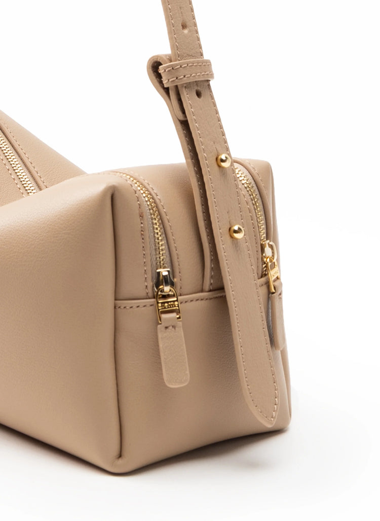 Elleme-Trousse leather latte-dgallerystore