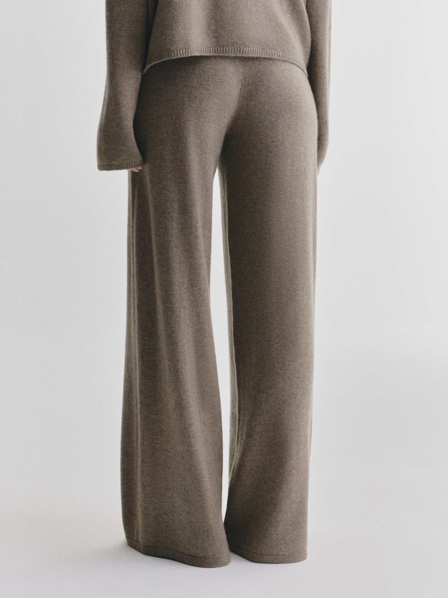 Lisa Yang-The sofi trousers truffle-dgallerystore