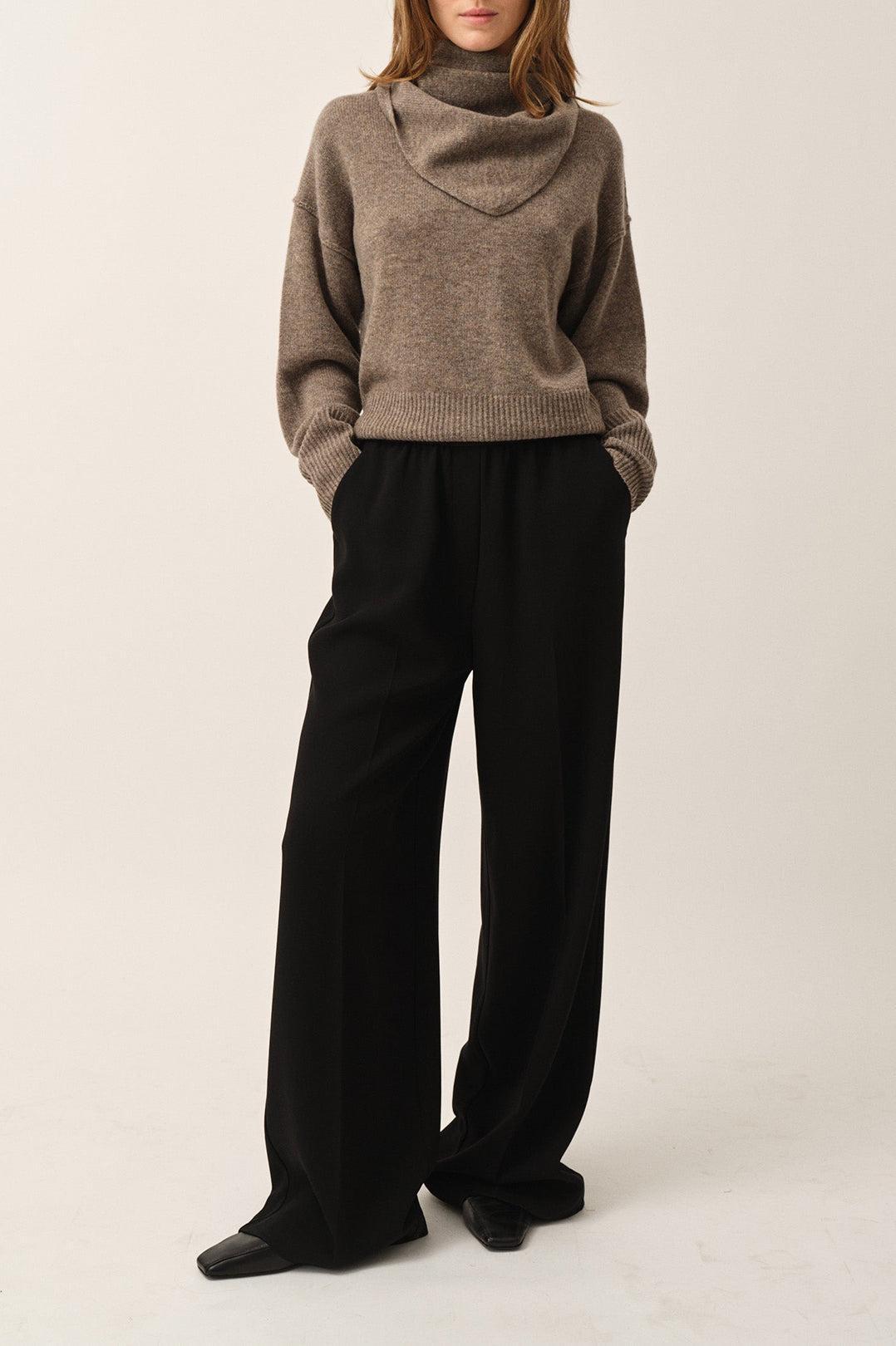 The Garment-Crepe logo pants black-dgallerystore