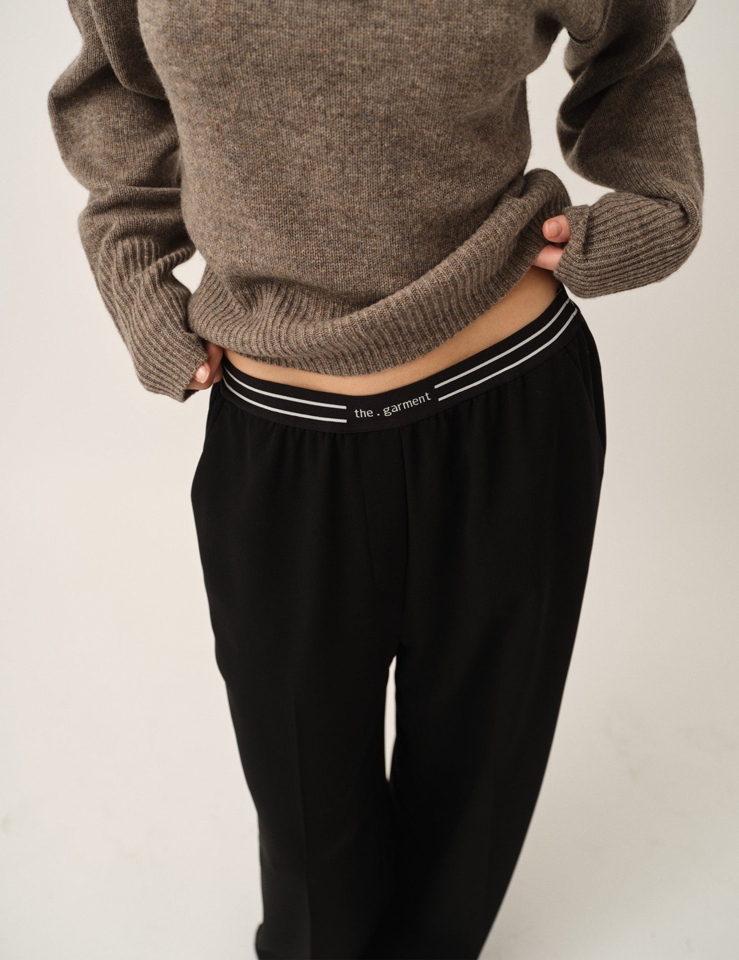 The Garment-Crepe logo pants black-dgallerystore